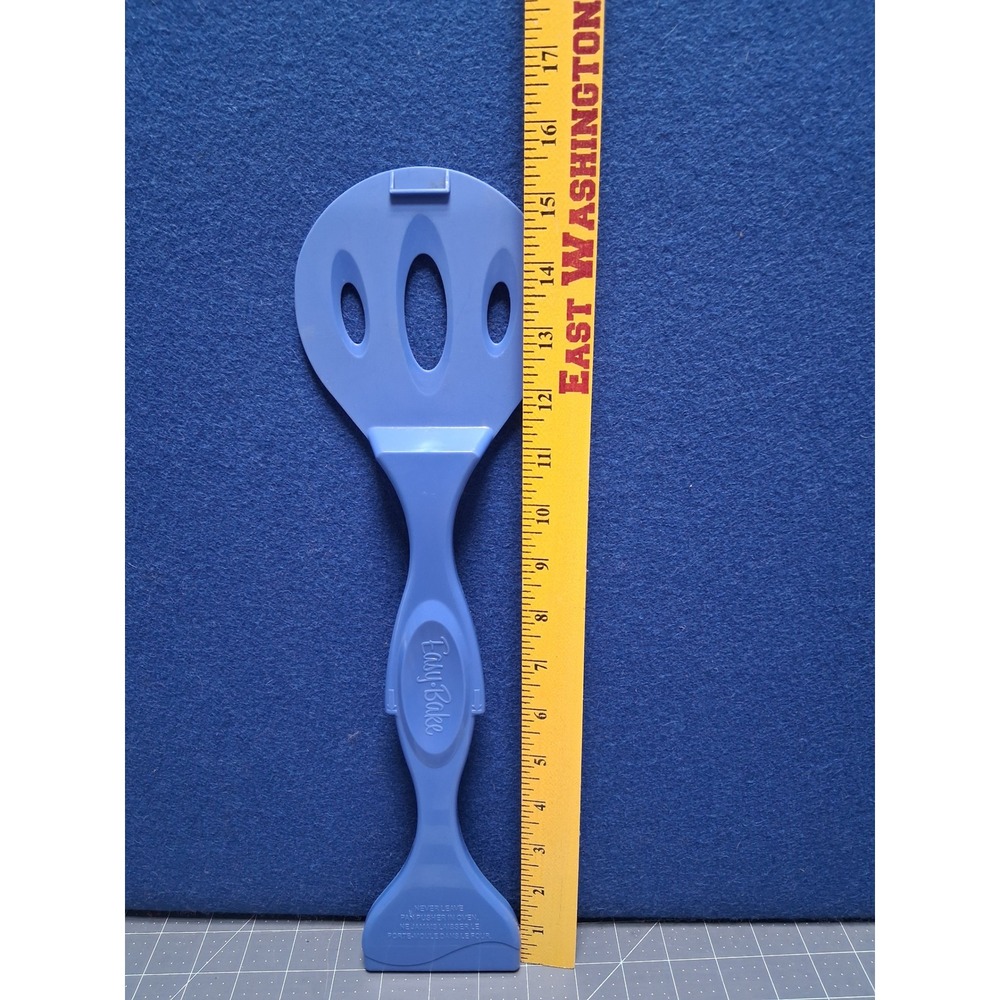 Easy Bake Oven Pan Pusher Spatula Tool Blue Plastic Replacement Accessory